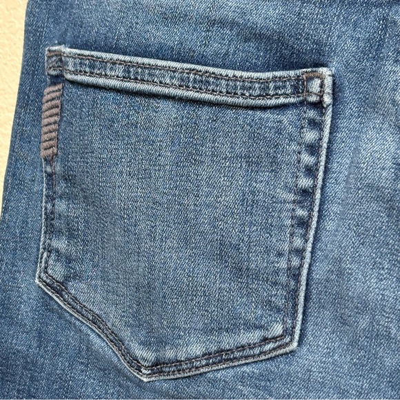 Paige Jax Knee Short Blue Denim Cuffed Stretch Jean Shorts Size 29 - Picture 8 of 10